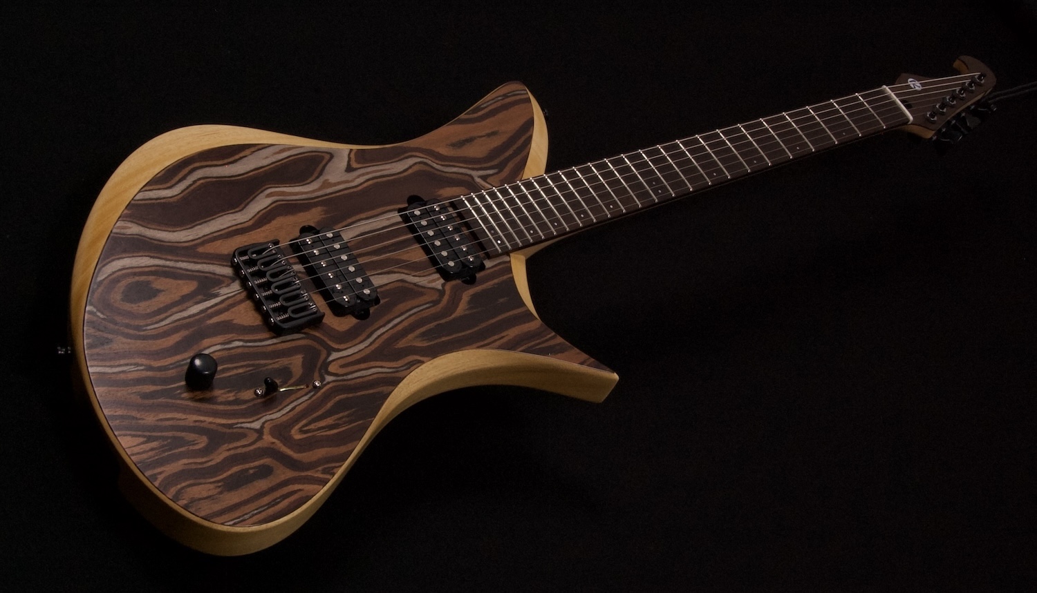 DSC_6228 Rikkers Jazzbass Jarrah top