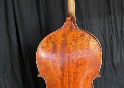 16. Contrabas_Claudot model_Achterkant