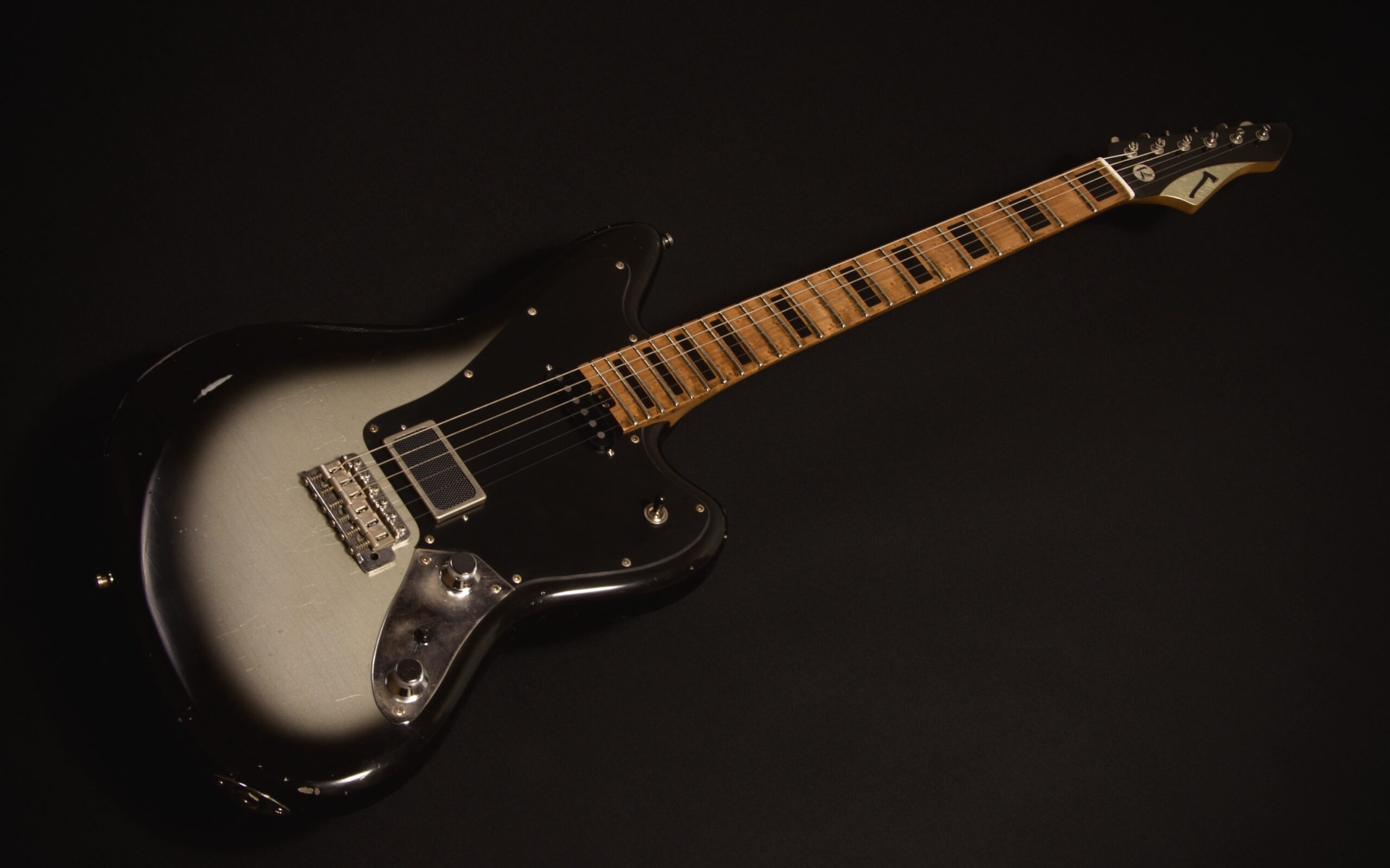 Rikkers Jazzbass Jarrah top